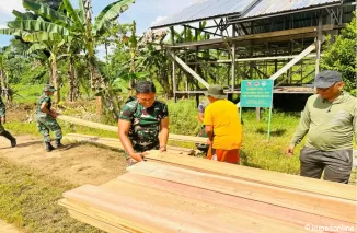 Terik Matahari Tak Redupkan Semangat Satgas TMMD Kodim 0914/TNT