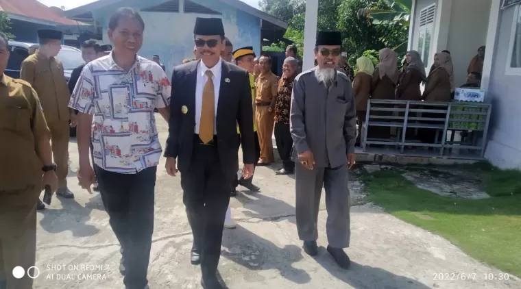 Foto Drs. H. Hermansyah. M.Si bersama Safaruddin beberapa bulan lalu. Hal ini disampaikannya kepada wartawan media online ini di kediamannya komplek Pulutan Permai blok C No 1 Tanjung Pati, kecamatan Harau, Selasa 12 November 2024.