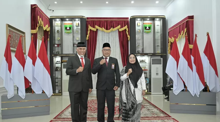 Gubernur Mahyeldi Kukuhkan Arif Ardiyanto Sebagai Kepala Perwakilan BPKP Sumbar yang Baru