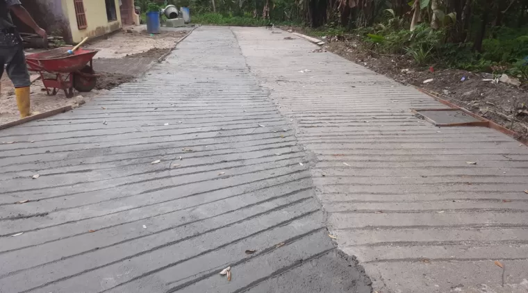 Pekerjaan Lanjutan Rabat Beton Jalan Usaha Tani Dusun Surian Gadang Hampir Rampung