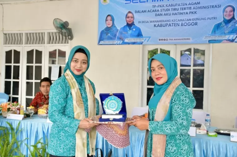 TP PKK Kabupaten Agam, kunjungi Desa Wanaherang, Kecamatan Gunung Putri, Kabupaten Bogor untuk studi tiru tertib administrasi