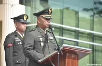 Asisten I Setda Agam, Rahman mewakili Bupati Agam menghadiri upacara peringatan Hari Ulang Tahun Tentara Nasional Indonesia (HUT TNI) ke-79