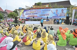 Gebyar Senam Massal KORMI Padang: Gubernur Mahyeldi Apresiasi Upaya Masyarakat Sehat dan Produktif