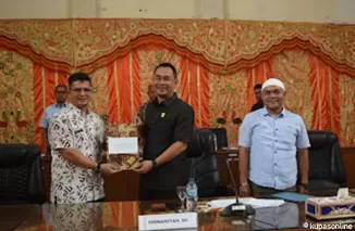 Ketua DPRD Pasaman Barat Dirwansyah Pimpin Rapat Paripurna di Gedung DPRD Setempat