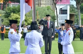 Upacara yang dipimpin Pjs Bupati Agam, Dr Endrizal tersebut berlangsung di halaman Kantor Bupati Agam