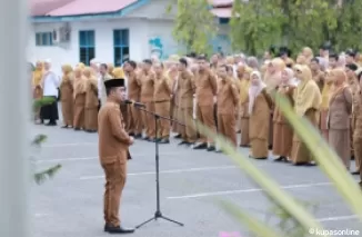 Wawako Solok Ramadhani Kirana Putra memimpin Apel Pagi.