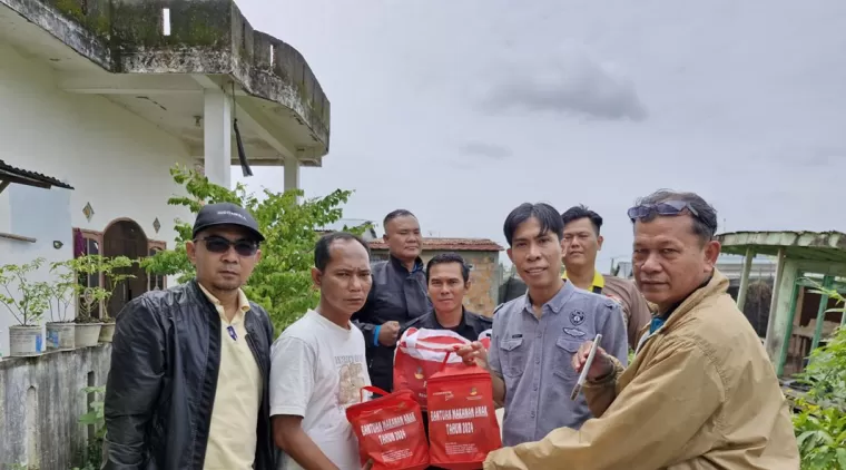 Bantuan Mulai Mengalir, Mislan Warga Kemang Agung Terdampak Musibah Angin Puting Beliung