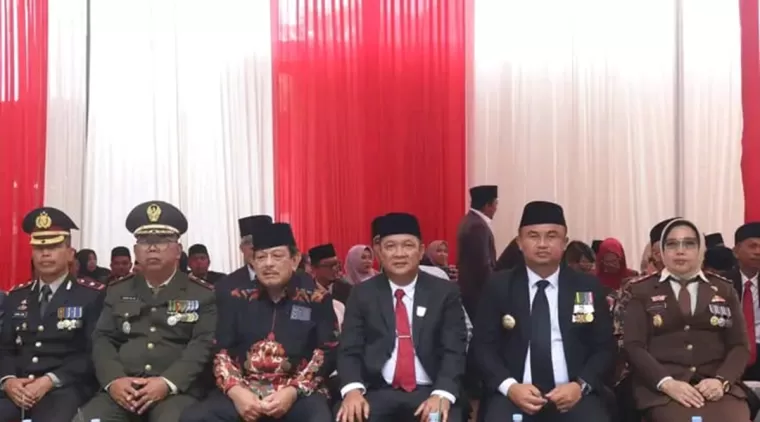 DPRD Kabupaten Dharmasraya Ajangsana ke Makam PJ Bupati Pertama