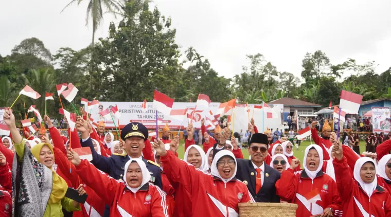 Bupati Limapuluh Kota Safaruddin Dt. Bandaro Rajo sebutkan generasi muda harus memaknai perjuangan para pahlawan yang telah gugur mengorbankan jiwa dan raganya di Situjuah demi negeri ini, Rabu 15 Januari 2025.