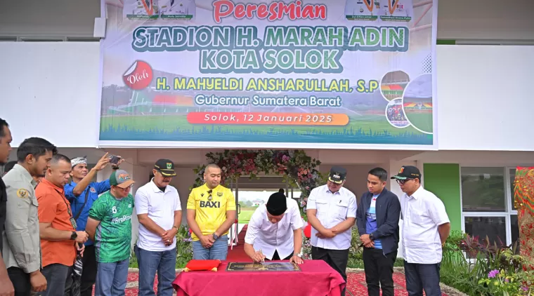 Gubernur Mahyeldi Resmikan Stadion Baru di Kota Solok, Menghormati Jasa Tokoh Lokal H. Marah Adin