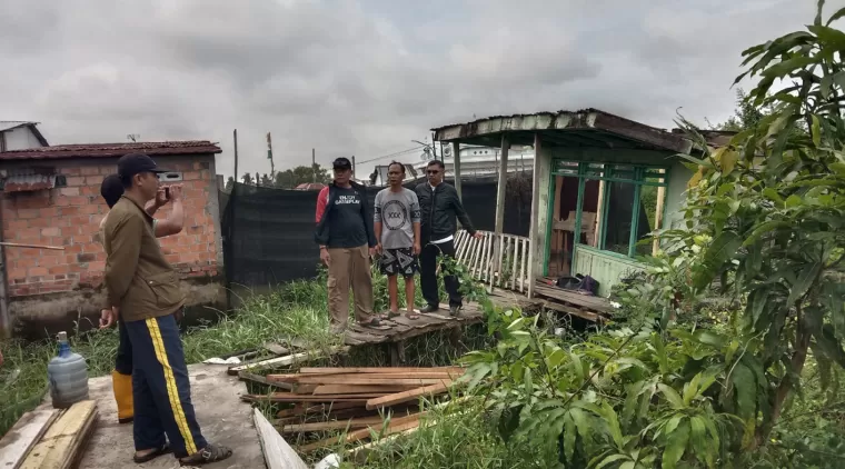 Korban Terdampak Rumah Roboh Angin Puting Beliung Berharap Banyak Bantuan dari Pemerintah