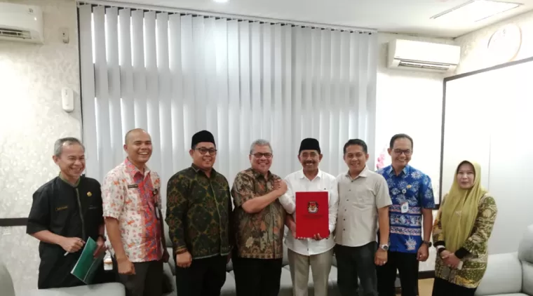 KPU Sumbar Serahkan Hasil Pleno Penetapan Calon Terpilih ke DPRD untuk Proses Pengesahan