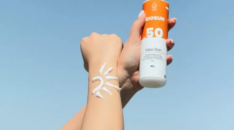 Lindungi Kulit dari Kanker dan Penuaan, Ini Manfaat Sunscreen yang Harus Kamu Tahu