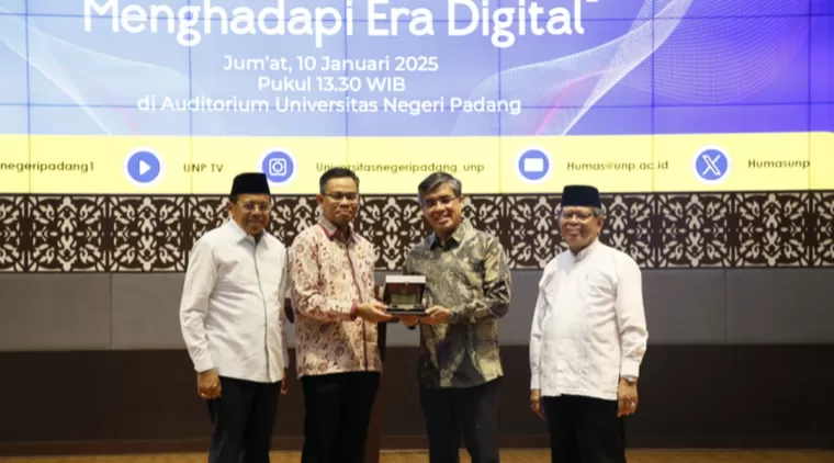 Menteri Ketenagakerjaan RI Dorong Mahasiswa UNP Tingkatkan Kompetensi Hadapi Era Digital