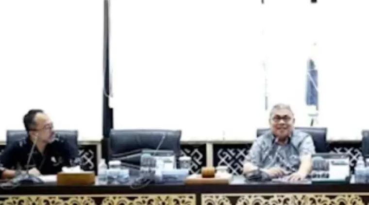 Muhidi Pimpin Rapat Penjadwalan Kegiatan Masa Persidangan Kedua DPRD Sumbar Tahun 2024/2025