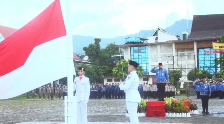 Pemko Padang Mulai Tahun 2025 dengan Upacara Bulanan Perdana, Pj Wali Kota Andree Algamar Tekankan Kedisiplinan dan Peningkatan Kinerja ASN