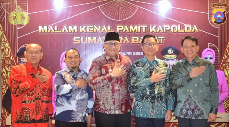 Pj Wali Kota Padang Hadiri Malam Kenal Pamit Kapolda Sumbar yang Baru