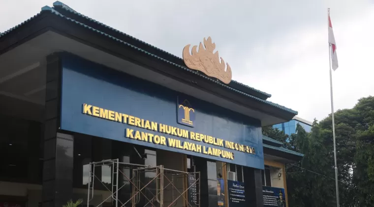 Siap Raih WBK/WBBM, Kanwil Kemenkum Lampung Poles Gedung Kantor