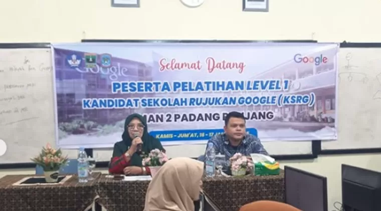 SMAN 2 Padang Panjang Siap Jadi Sekolah Rujukan Google dengan Pelatihan Digital Guru