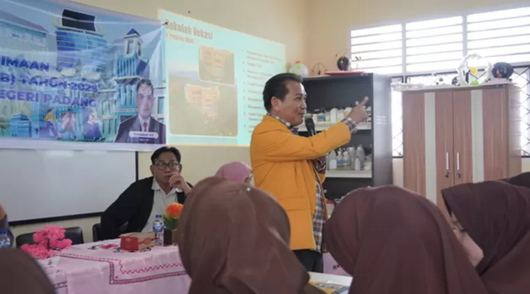 UNP Gelar Roadshow Sosialisasi SNPMB 2025 di Kota Sungai Penuh