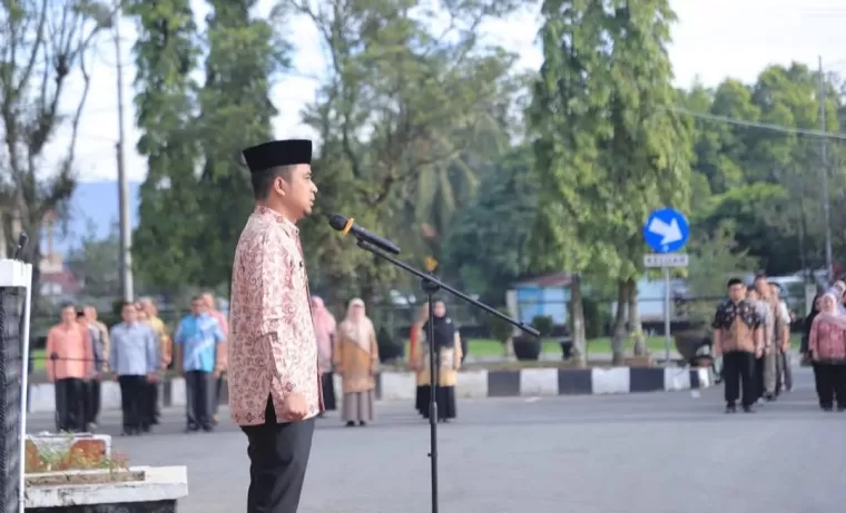 Wawako Ramadhani Kirana Putra memimpin Apel gabungan perdana di tahun 2025.