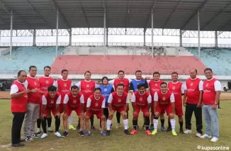 DPRD Dharmasraya Unjuk Skill Melawan Kesebelasan OPD