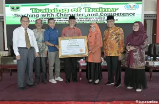 Gubernur Mahyeldi Buka Pelatihan Mengajar Berbasis Growth Mindset untuk Guru SMA 1 Bukittinggi