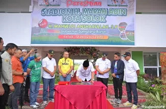 Gubernur Mahyeldi Resmikan Stadion Baru di Kota Solok, Menghormati Jasa Tokoh Lokal H. Marah Adin