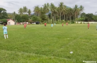 Tim Kota Biru kota Payakumbuh, uji coba dengan klub Bina Muda, nagari Koto Tuo, kecamatan Mungka, kabupaten Limapuluh Kota di lapangan Kayu nan Tigo, kecamatan Mungka, Sabtu 18 Januari 2025.