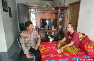 Kapolsek Cimarga Polres Lebak Jenguk Anggotanya Yang Sakit