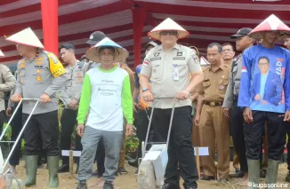 Kolaborasi untuk Ketahanan Pangan, Pj Wali Kota Padang Ikuti Aksi Penanaman Jagung Bersama Polda Sumbar