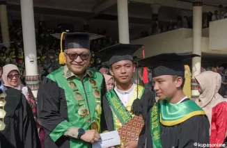 Pj Wali Kota Padang Hadiri Wisuda Tahfidz Akbar, Dukung Kota Religius dan Berkah