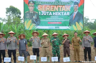 Polres Tanggamus Bersama Pemkab Dukung Ketahanan Pangan Nasional dengan Penanaman Jagung Serentak