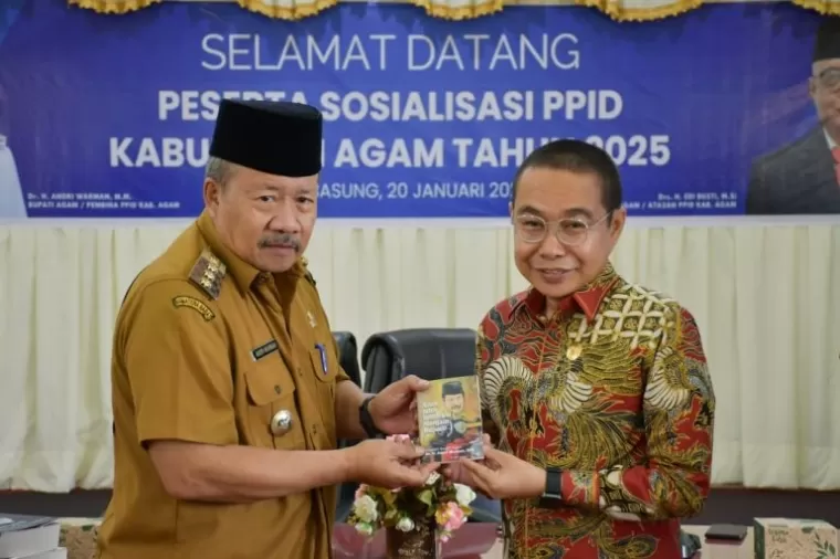 Bupati Agam, Dr. H. Andri Warman, menekankan pentingnya keterbukaan informasi publik