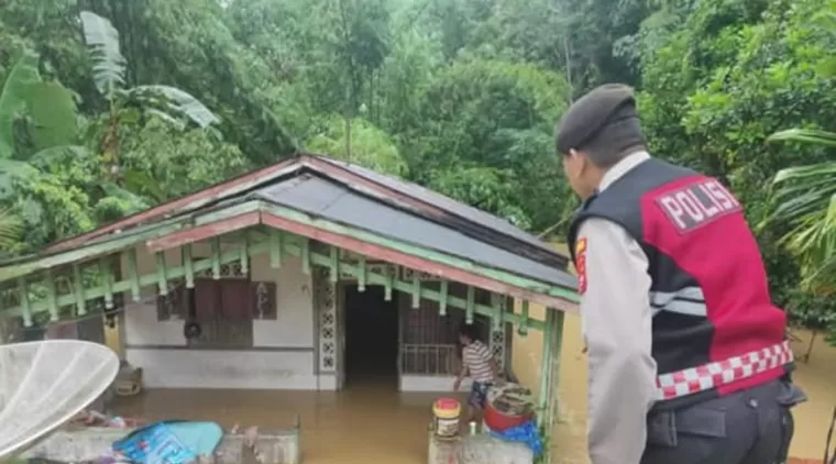 Curah Hujan Tinggi, Kabupaten Sijunjung Dilanda Banjir