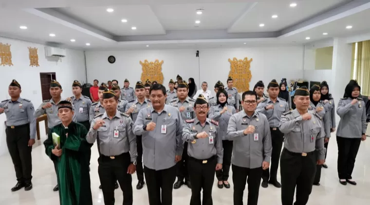 Harapan Kakanwil Kemenkum Aceh Saat Ambil Sumpah 25 PNS Lulusan Poltekip/Poltekim