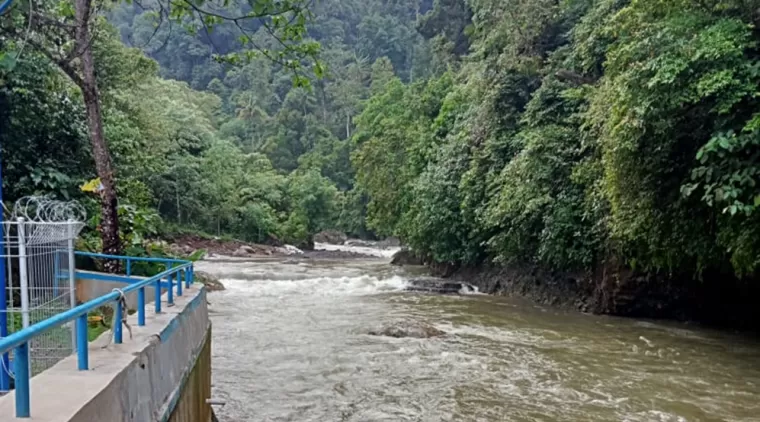 Hujan Deras Sebabkan Genangan dan Gangguan Layanan Air di Kota Padang