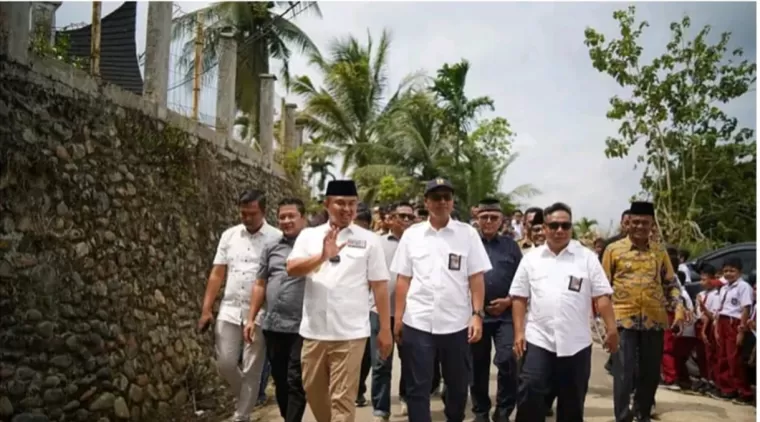 Jembatan Gantung Siguntur Diresmikan, di Ujung Masa Jabatan Sutan Riska