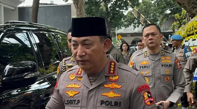 Kapolri Melayat ke Rumah Duka Eks Wakapolri