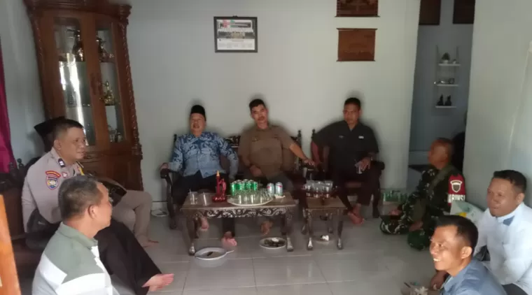 Kapolsek Muara Kuang Sambangi Desa kayu ara Jaga Kamtibmas Diwakilkan Bhabinkabtimas