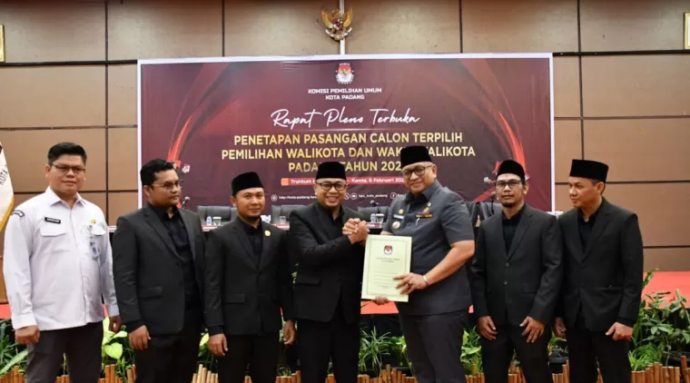 KPU Kota Padang Tetapkan Pasangan Wali Kota dan Wakil Wali Kota Terpilih Periode 2025-2030