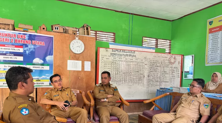 Kunjungan Wabup Risnaldi ke SMPN 2 Bayang Utara: Wujud Komitmen Program Nagari Pandai