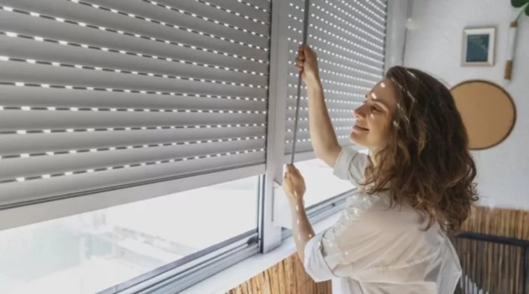 Mengenal Roller Blind, Solusi Praktis dan Minimalis untuk Rumah Modern