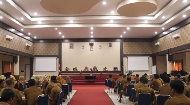 Pemerintah kota Payakumbuh menggelar Rapat Koordinasi Pejabat Pemerintah Kota Payakumbuh di aula Ngalau Indah Lantai 3 Balaikota Payakumbuh, Selasa 11 Februari 2025.