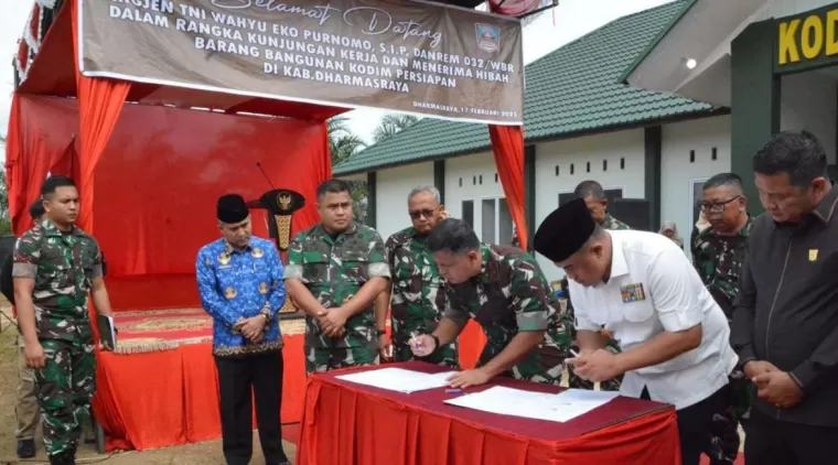 Penyerahan Bangunan Kantor Kodim Persiapan Dharmasraya