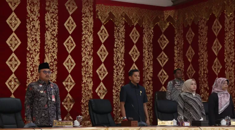 Pj. Walikota Payakumbuh Suprayitno. ketika menghadiri rapat paripurna DPRD kota Payakumbuh dengan agenda pengumuman pasangan walikota dan wakil walikota terpilih hasil Pilkada 2024, Minggu 9 Februari 2025.