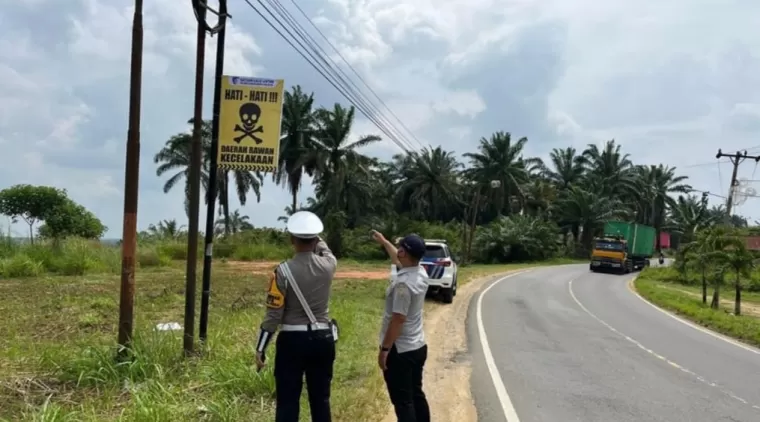 Polres Labusel Pasang &quot;Rambu&quot; CegahLakalantas