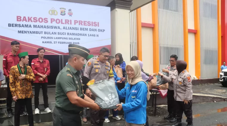 Polres Lampung Selatan Bersama Mahasiswa dan OKP Gelar Baksos Polri Presisi Sambut Ramadan