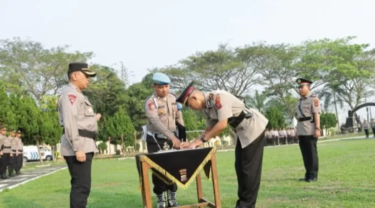 Polres Sergai Gelar Serah Terima Jabatan Kasat Binmas dan Kapolsek Teluk Mengkudu