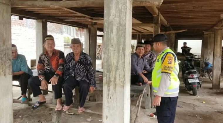 Polsek Muara Kuang Rutin Imbau Warga, Bhabinkamtibmas Cegah Gangguan Kamtibmas di Desa